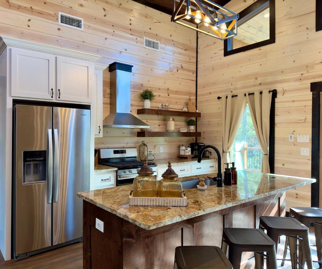 New Luxury Cabin, Hot Tub, Forest Views,Hotel Style Amenities Broken Bow Exterior foto