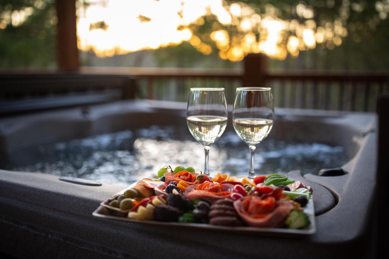 New Luxury Cabin, Hot Tub, Forest Views,Hotel Style Amenities Broken Bow Exterior foto