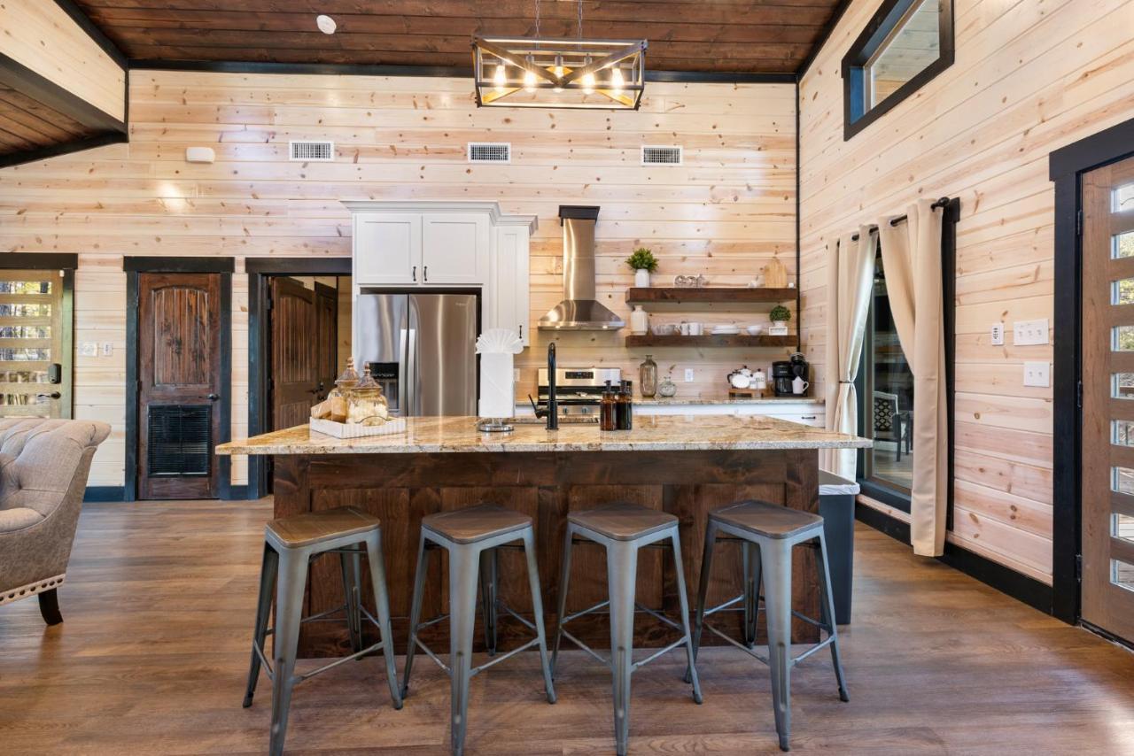 New Luxury Cabin, Hot Tub, Forest Views,Hotel Style Amenities Broken Bow Exterior foto